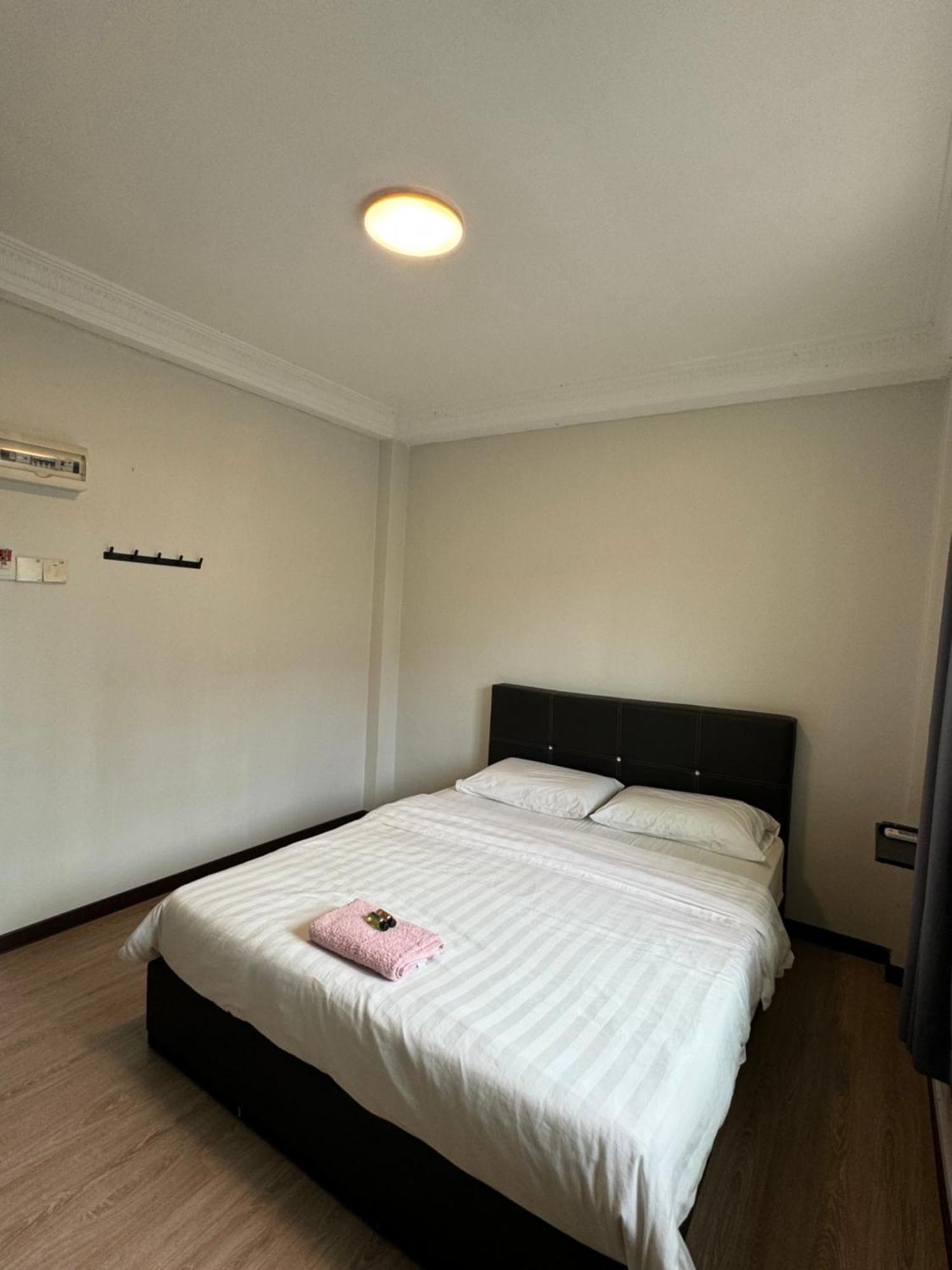 69 Hotel Malacca Bagian luar foto